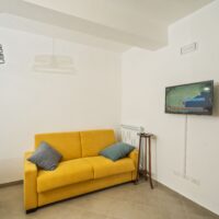 cucina appartamento vacanze Agropoli, divano letto, tv